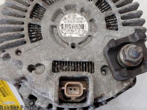 Dynamo van een Opel Movano 2.3 CDTi 16V FWD 2011