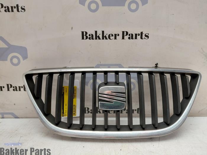 Używane Grill Seat Ibiza IV (6J5) 1.2 12V Cena € 50,00 Procedura marży oferowane przez Bakker Parts