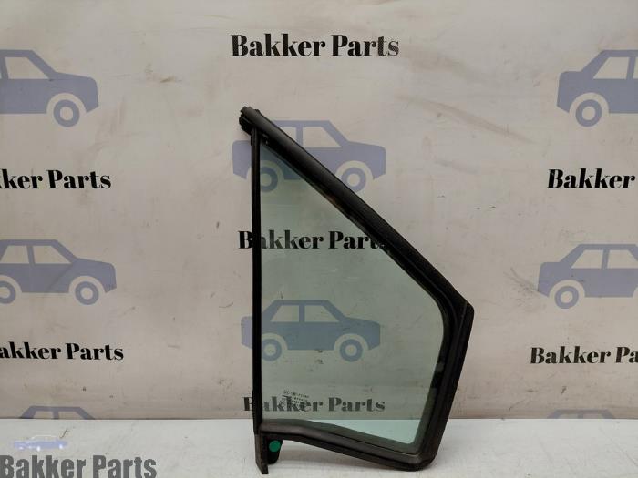 Usados Ventanilla triangular derecha delante Ford Transit Connect (PJ2) 1.6 TDCi 16V 95 Precio € 95,00 Norma de margen ofrecido por Bakker Parts