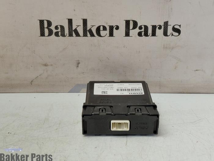 Usagé Ordinateur refroidisseur Renault Zoé (AG) R90 Prix € 25,00 Règlement à la marge proposé par Bakker Parts
