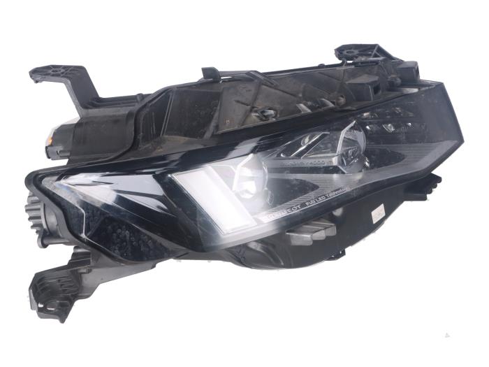 Używane Reflektor prawy Peugeot 508 Cena € 549,99 Z VAT oferowane przez Autorecycling Kempers (acceptatie)