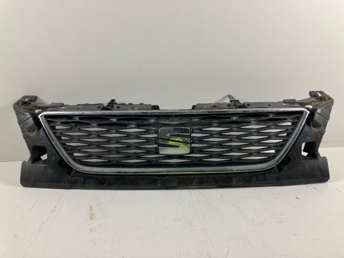 Begagnade Grill Seat Leon Pris € 50,00 Inklusive moms erbjuds av Autorecycling Kempers (acceptatie)