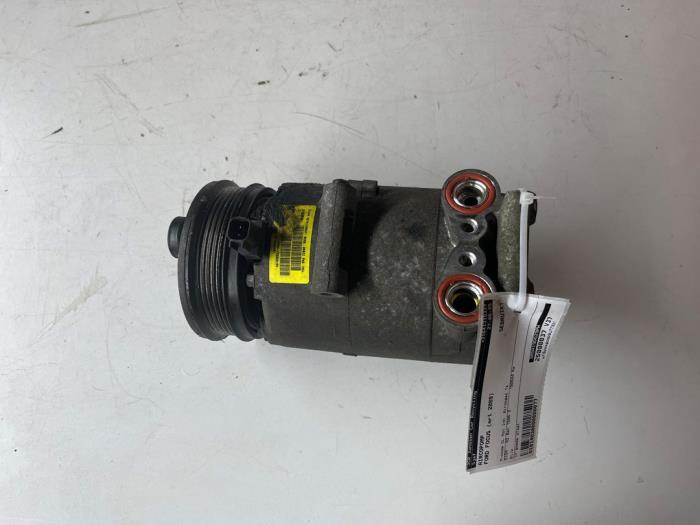 Used Air conditioning pump Ford Focus 2 1.6 Ti-VCT 16V Price € 34,95 Margin scheme offered by JCR Janssen Car Recycling