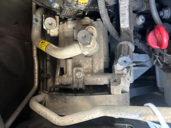 Usagé Compresseur de clim Fiat 500 (312) 1.2 Prix € 24,99 Règlement à la marge proposé par JCR Janssen Car Recycling