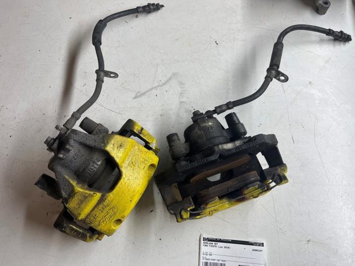 Begagnade Bromsoksats Ford Fiesta 7 Pris € 25,00 Marginaltabell erbjuds av JCR Janssen Car Recycling