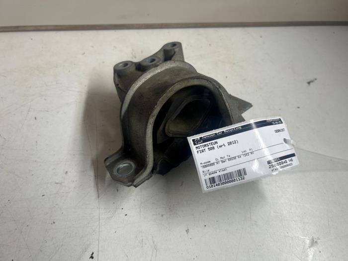 Used Engine mount Fiat 500 (312) 1.2 Price € 14,99 Margin scheme offered by JCR Janssen Car Recycling
