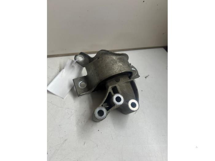 Engine mount from a Fiat 500 (312) 1.2 2012