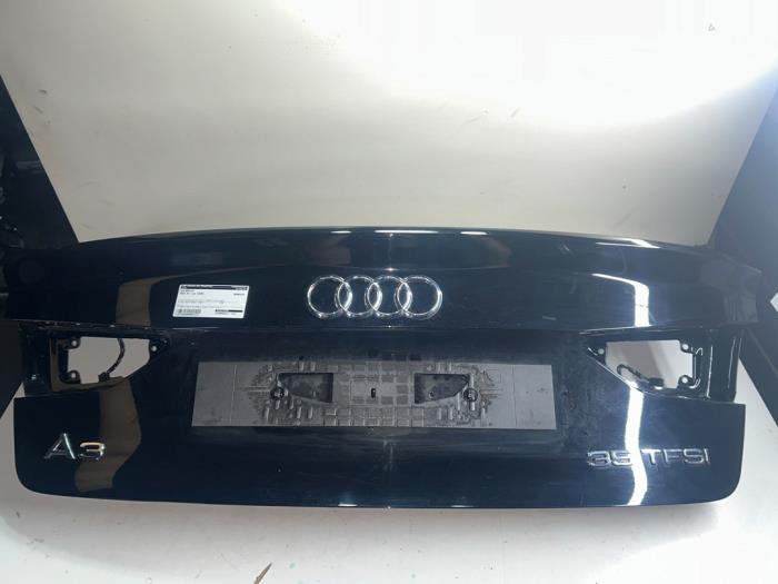 Używane Tylna klapa Audi A3 Limousine (8VS/8VM) 1.5 35 TFSI 16V Cena € 250,00 Procedura marży oferowane przez JCR Janssen Car Recycling