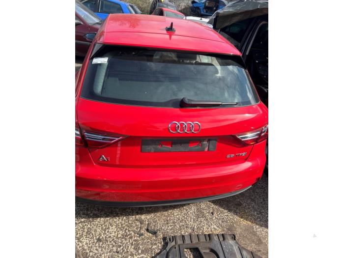 Begagnade Baklucka Audi A1 Sportback (GBA) 1.0 25 TFSI 12V Pris € 450,00 Marginaltabell erbjuds av JCR Janssen Car Recycling