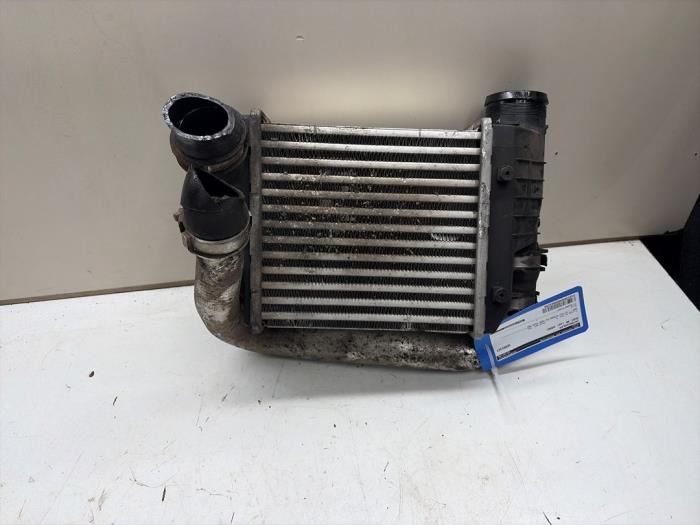 Usados Intercooler Audi A6 Avant (C6) 2.7 TDI V6 24V Precio € 60,00 Norma de margen ofrecido por JCR Janssen Car Recycling
