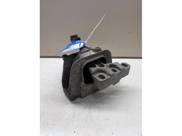 Used Engine mount Volkswagen Golf VII Variant (AUVV) 1.4 TSI BlueMotion Technology 125 16V Price € 19,99 Margin scheme offered by JCR Janssen Car Recycling