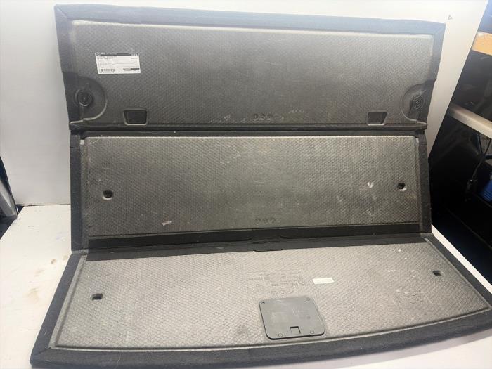 Trunk floor trim