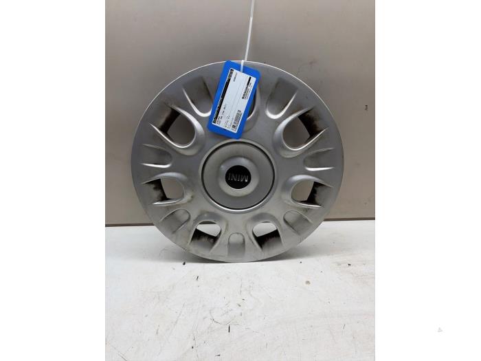 Używane Kolpak Mini Mini (F56) 1.5 12V Cooper Cena € 19,95 Procedura marży oferowane przez JCR Janssen Car Recycling