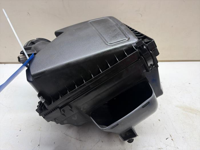 Begagnade Luftfilterhus Ford Focus 4 Wagon 1.0 Ti-VCT EcoBoost 12V 100 Pris € 37,50 Marginaltabell erbjuds av JCR Janssen Car Recycling