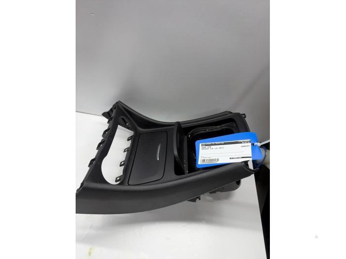 Begagnade Askkopp, fram Mercedes CLA (117.3) 1.5 CLA-180 CDI, 180 d 16V Pris € 25,00 Marginaltabell erbjuds av JCR Janssen Car Recycling