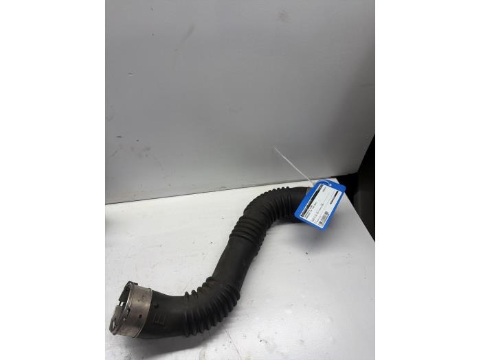Gebrauchte Intercooler Schlauch Mercedes CLA (117.3) 2.0 CLA-250 Turbo 16V Preis € 30,00 Margenregelung angeboten von JCR Janssen Car Recycling