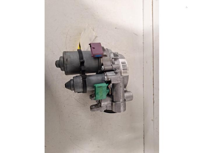 Usagé Robot commutation Peugeot 208 I (CA/CC/CK/CL) 1.2 Vti 12V PureTech 82 Prix € 300,00 Règlement à la marge proposé par Autodemontagebedrijf W. de Laat