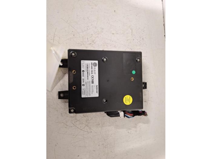 Begagnade Bluetooth-modul Volkswagen Golf V (1K1) 1.6 Pris € 35,00 Marginaltabell erbjuds av Autodemontagebedrijf W. de Laat