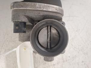 Drosselklappengehäuse van een Volkswagen Golf IV Variant (1J5) 1.6 16V 2002