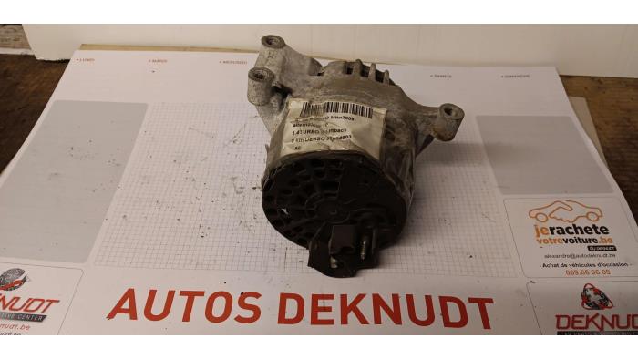Begagnade Dynamo Renault Dauphine Pris € 60,50 Inklusive moms erbjuds av Autos Deknudt SA