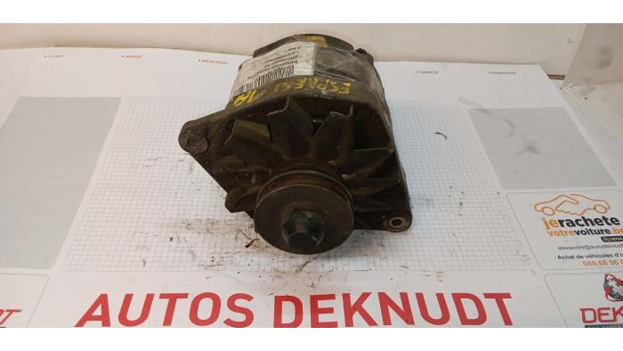 Begagnade Dynamo Renault Express Pris € 30,25 Inklusive moms erbjuds av Autos Deknudt SA