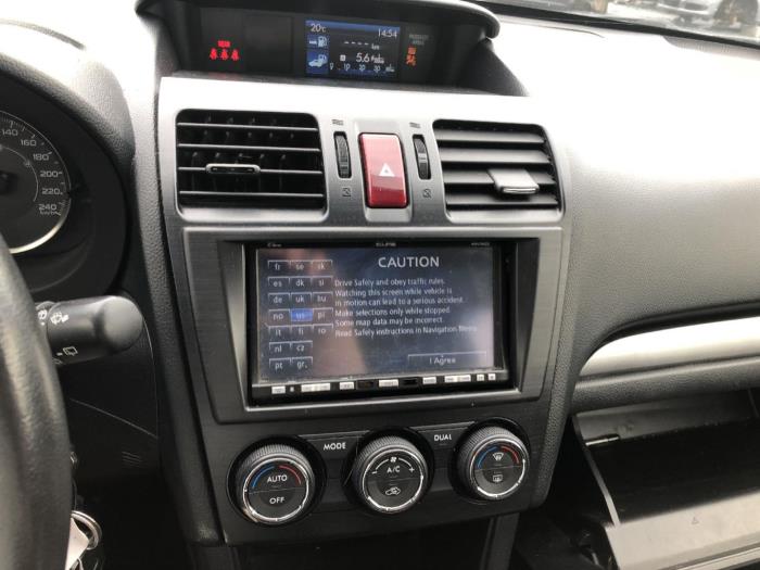 Używane Radio Subaru XV Cena € 121,00 Z VAT oferowane przez Autos Deknudt SA