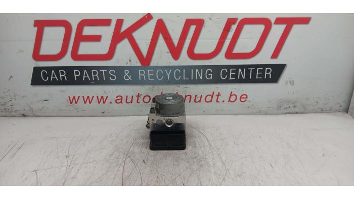 Begagnade ABS-dator Volkswagen Golf Pris € 181,50 Inklusive moms erbjuds av Autos Deknudt SA