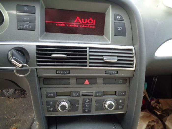 Używane Radio Audi A6 Cena € 121,00 Z VAT oferowane przez Autos Deknudt SA
