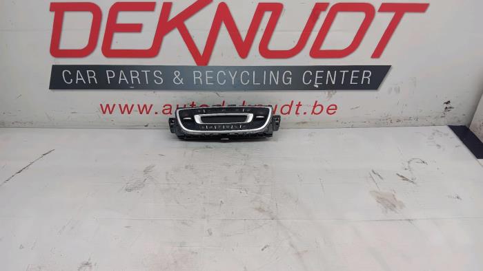Usagé Commande chauffage Renault Fluence Prix € 48,40 Prix TTC proposé par Autos Deknudt SA