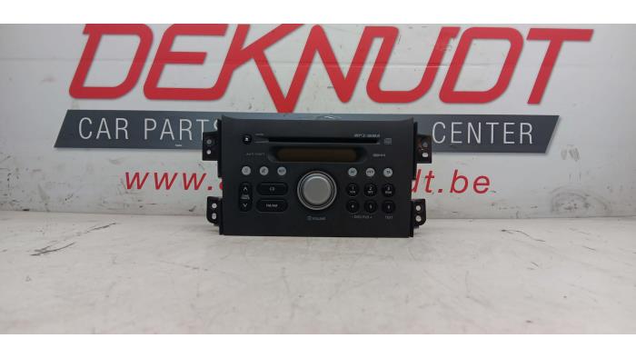 Używane Radio Suzuki Splash Cena € 36,30 Z VAT oferowane przez Autos Deknudt SA