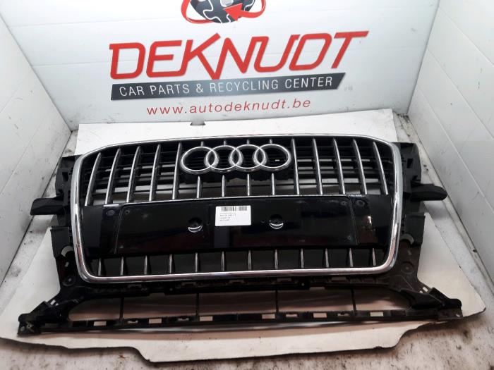 Używane Grill Audi Q5 Cena € 121,00 Z VAT oferowane przez Autos Deknudt SA