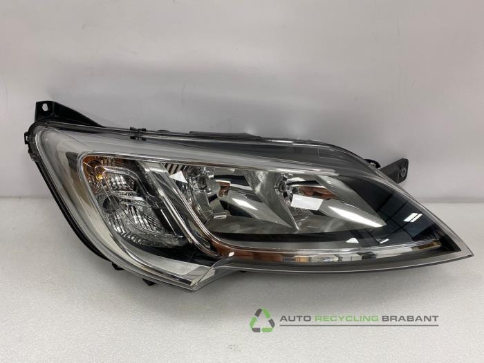 Używane Reflektor prawy Citroen Jumper (U9) Cena € 40,00 Procedura marży oferowane przez Auto Recycling Brabant