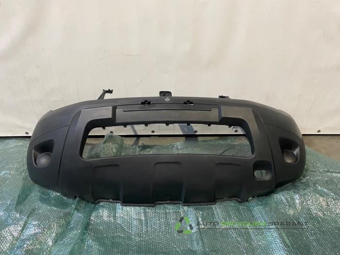 Usados Parachoques Dacia Duster (HS) Precio € 90,75 IVA incluido ofrecido por Auto Recycling Brabant