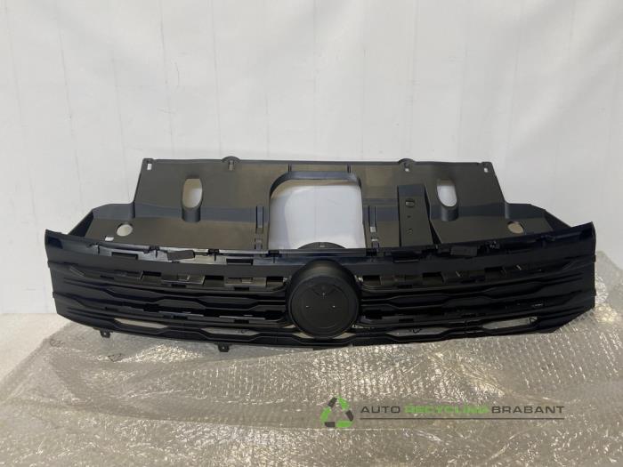 Begagnade Grill Fiat Talento Pris € 150,00 Inklusive moms erbjuds av Auto Recycling Brabant