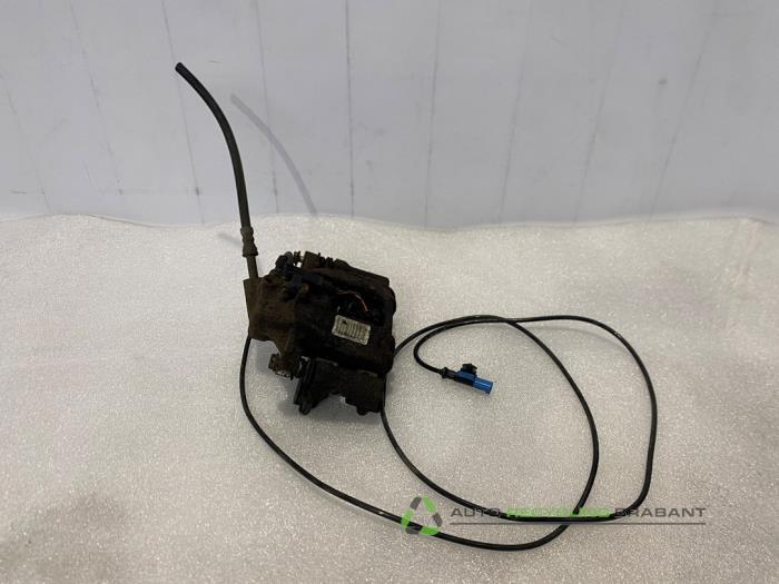 Gebrauchte Bremszange links hinten Volkswagen Crafter 2.0 TDI 16V Preis € 35,00 Margenregelung angeboten von Auto Recycling Brabant