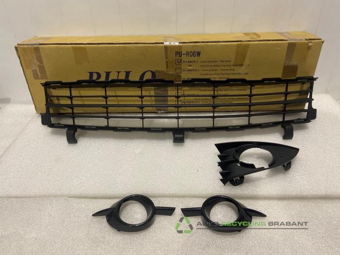 Begagnade Grill Renault Scénic II (JM) Pris € 40,00 Inklusive moms erbjuds av Auto Recycling Brabant