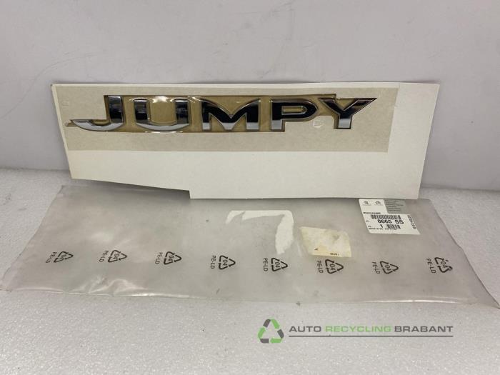 Usados Emblema Citroen Jumpy Precio € 25,00 IVA incluido ofrecido por Auto Recycling Brabant