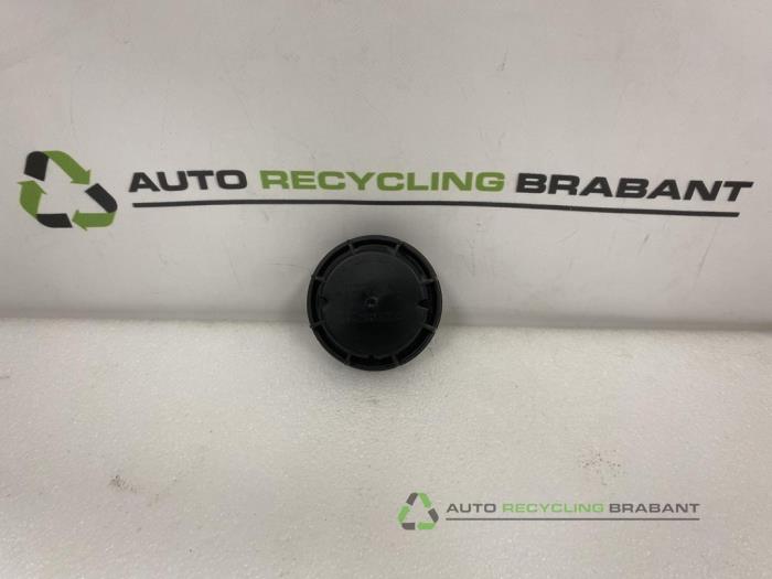 Używane Reflektor prawy Kia Niro Cena € 15,00 Procedura marży oferowane przez Auto Recycling Brabant