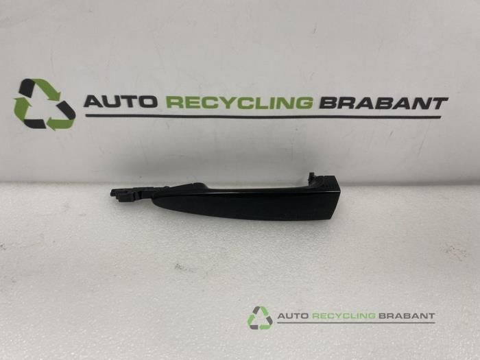 Begagnade Handtag BMW 3-Serie Pris € 15,00 Marginaltabell erbjuds av Auto Recycling Brabant