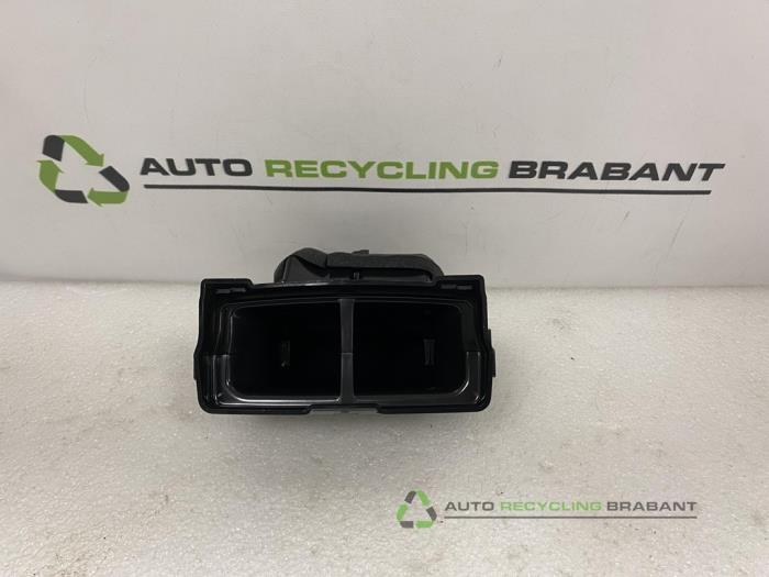 Begagnade Lufttratt Audi A6 Pris € 200,00 Marginaltabell erbjuds av Auto Recycling Brabant