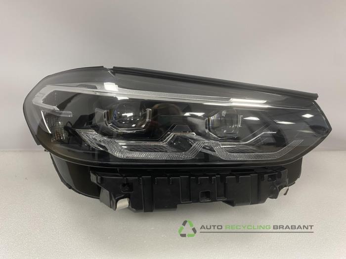 Używane Reflektor prawy BMW X3 Cena € 900,00 Procedura marży oferowane przez Auto Recycling Brabant