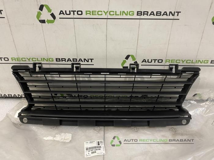 Używane Grill Peugeot 308 Cena € 39,99 Z VAT oferowane przez Auto Recycling Brabant