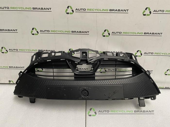 Begagnade Grill Toyota Yaris Pris € 150,00 Marginaltabell erbjuds av Auto Recycling Brabant