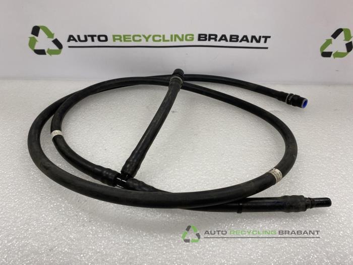 Headlight washer pipe