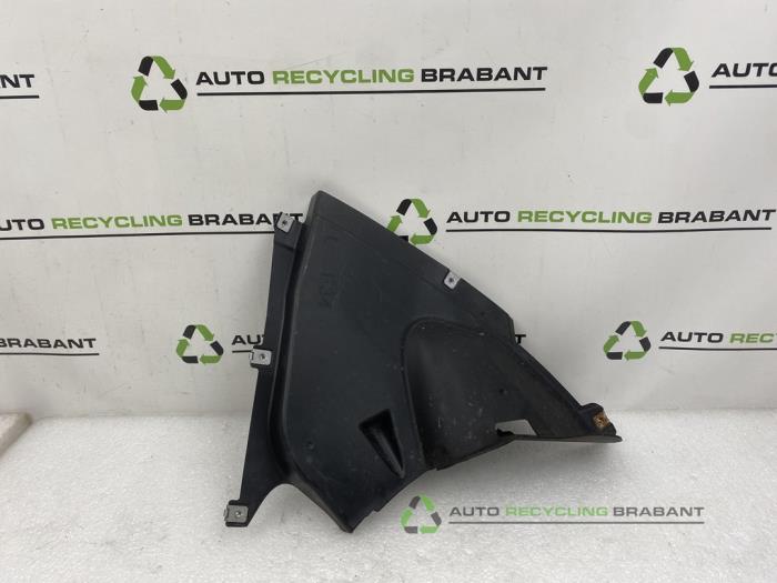 Używane Nadkole BMW 3-Serie Cena € 10,00 Procedura marży oferowane przez Auto Recycling Brabant