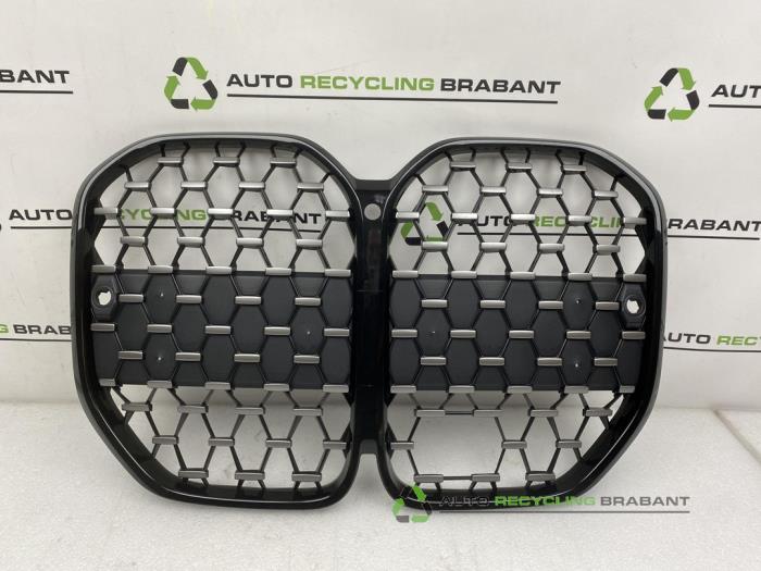 Używane Grill BMW 4-Serie Cena € 100,00 Procedura marży oferowane przez Auto Recycling Brabant