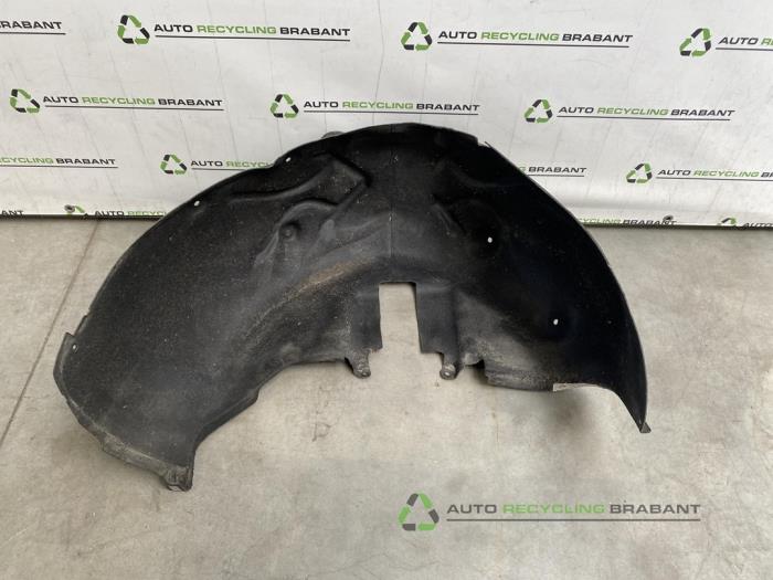 Używane Nadkole Porsche Macan Cena € 50,00 Procedura marży oferowane przez Auto Recycling Brabant