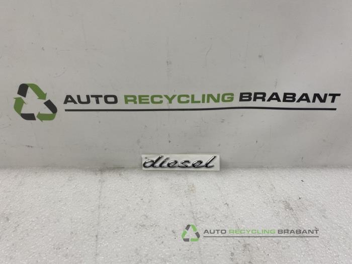 Używane Emblemat Porsche Macan Cena € 25,00 Z VAT oferowane przez Auto Recycling Brabant