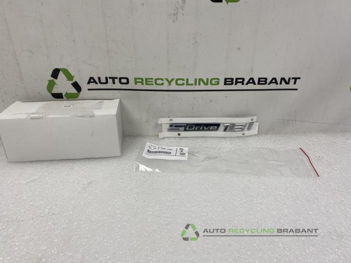 Begagnade Emblem BMW X1 Pris € 34,99 Inklusive moms erbjuds av Auto Recycling Brabant
