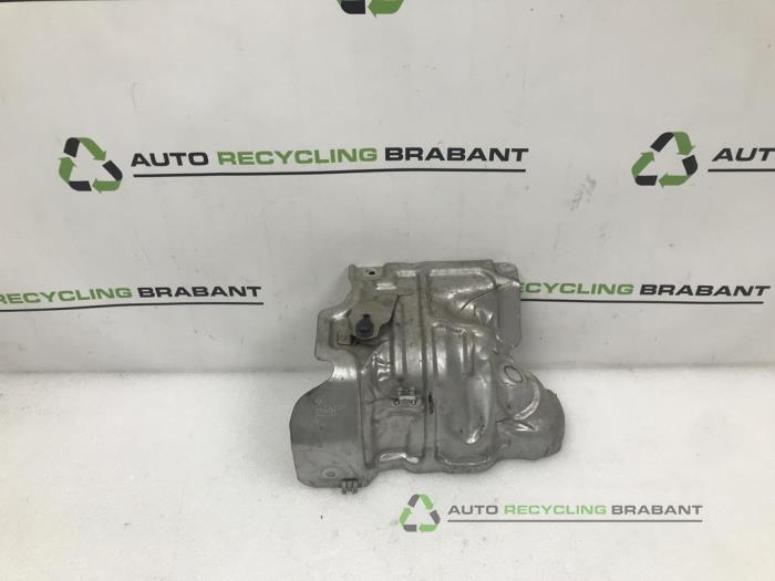 Exhaust heat shield